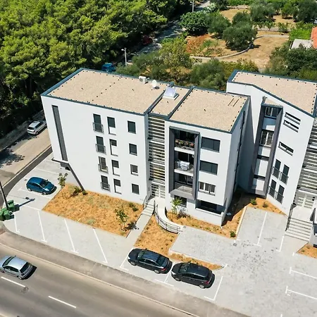 Iva Апартаменти *